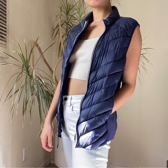 Gap blue puffer vest - Picture 3 of 3